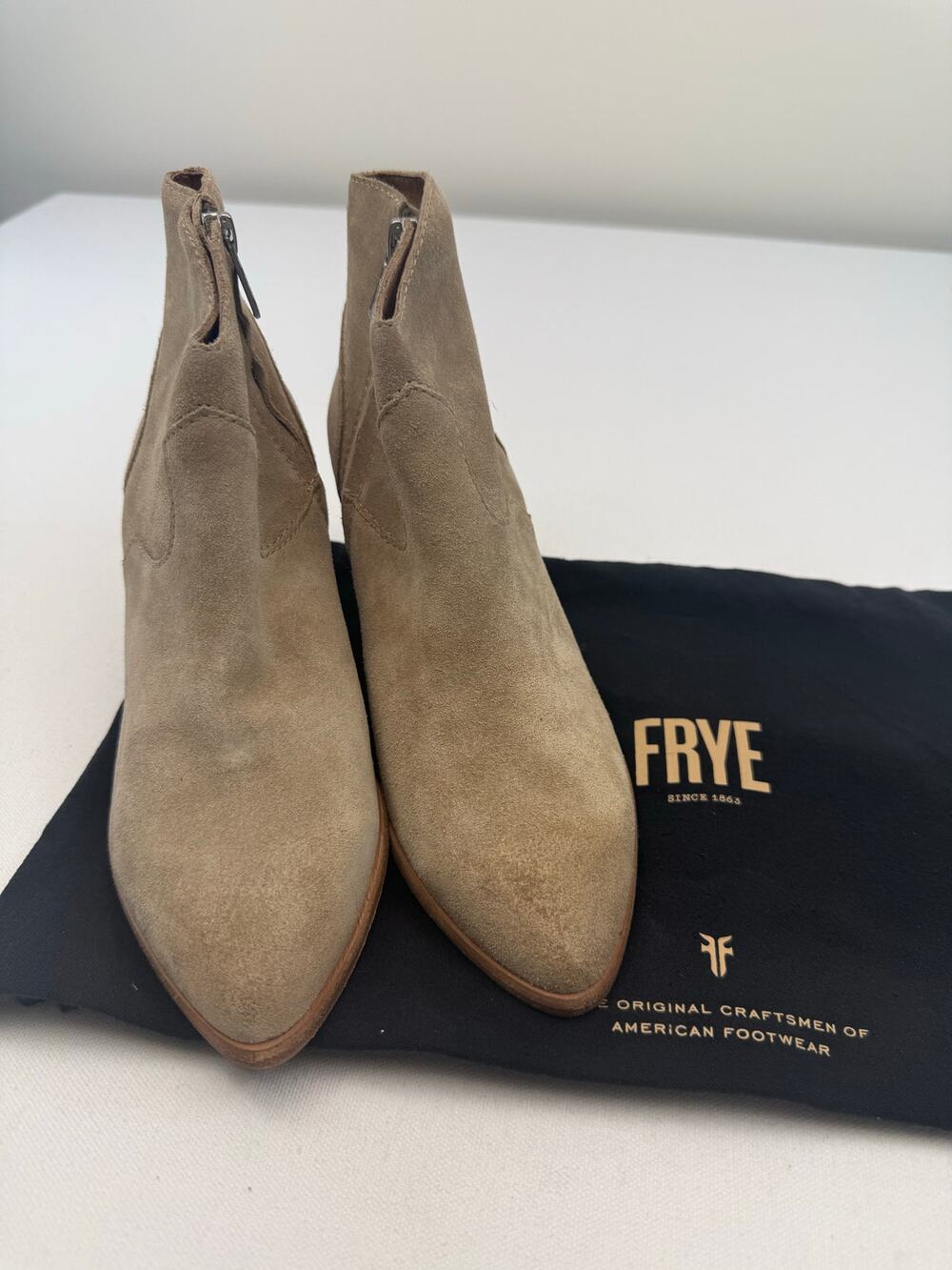 NEW Frye Reed Block Heel Bootie Ankle Boots Tan Suede Women’s Size 6M